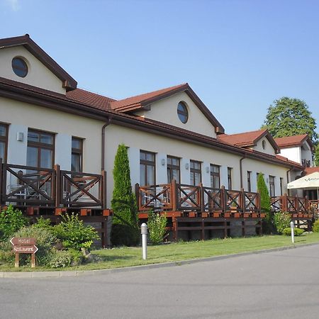 Red Deer Hotel Брезно Екстер'єр фото
