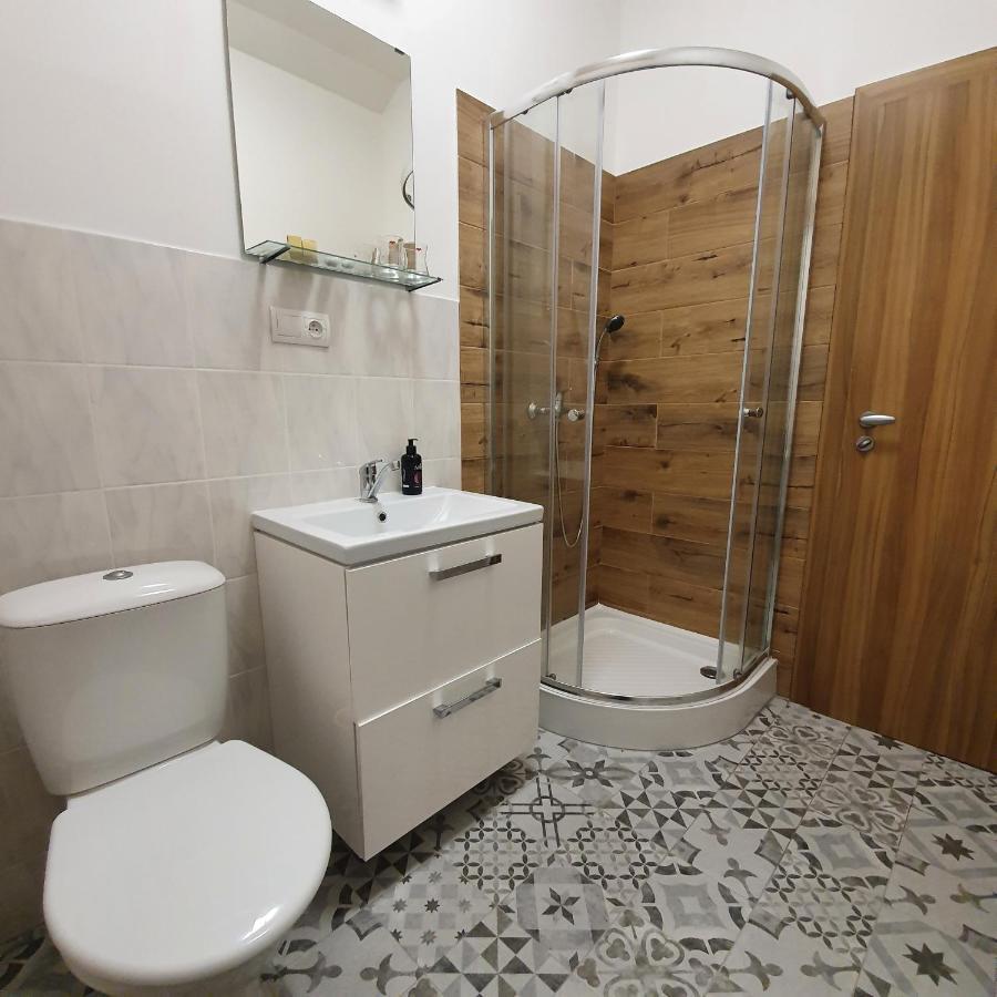Red Deer Hotel Брезно Екстер'єр фото